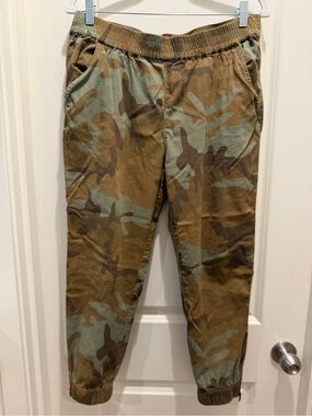 Levi's Women's Camo Ankle Jogger Pants